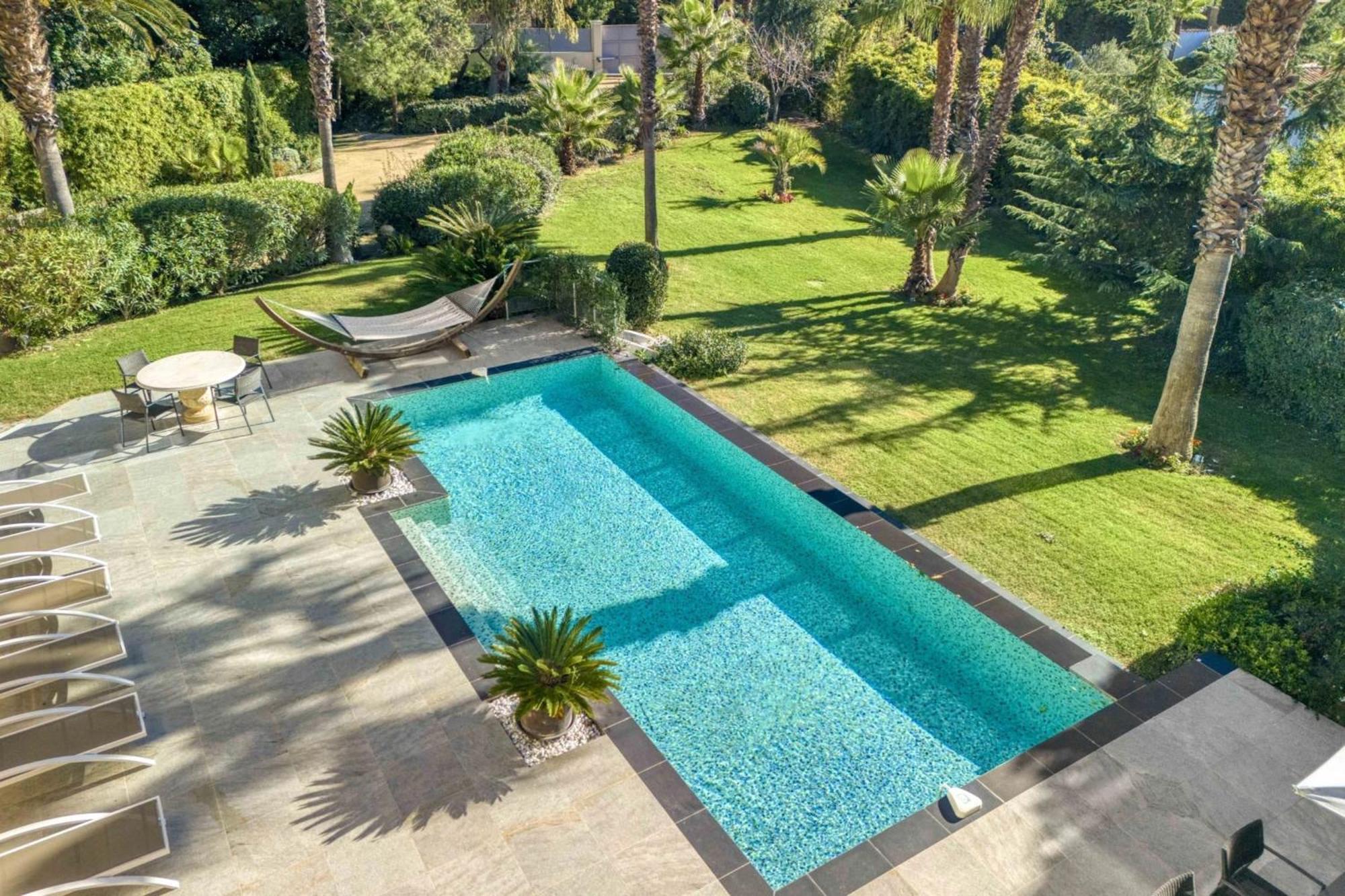Ref 2156 - - For Rent * Cannes